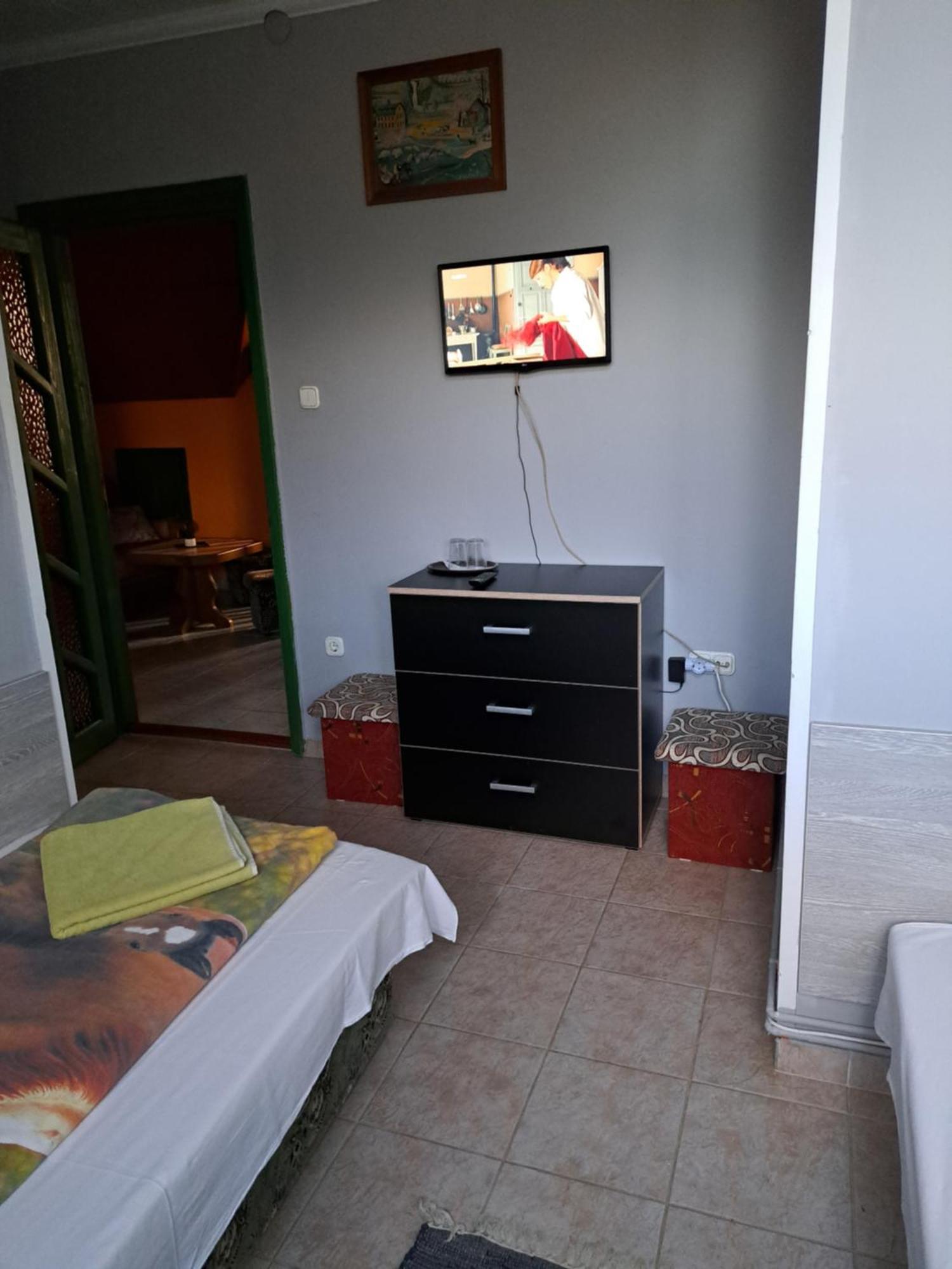 Kisdiofa Panzio Es Vendeglo Bed & Breakfast Vajdácska Exterior photo