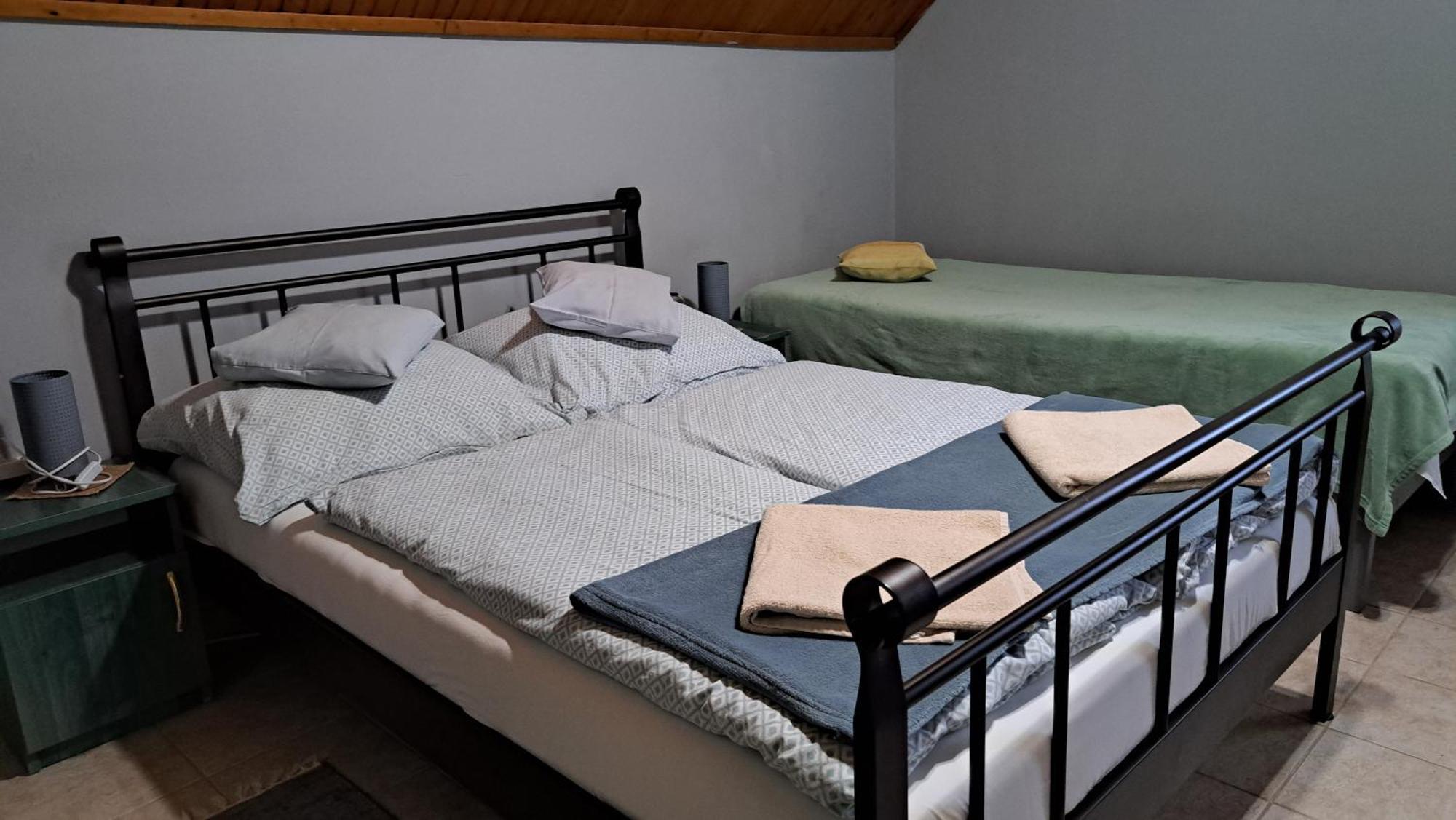 Kisdiofa Panzio Es Vendeglo Bed & Breakfast Vajdácska Exterior photo
