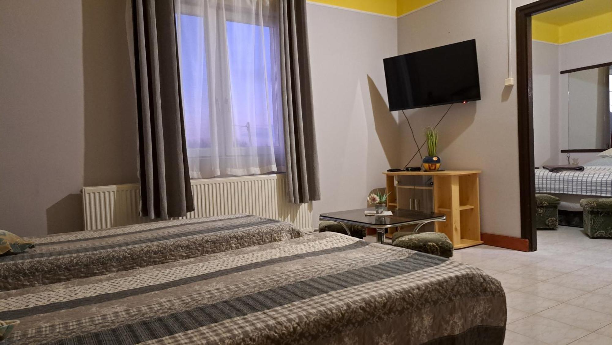 Kisdiofa Panzio Es Vendeglo Bed & Breakfast Vajdácska Exterior photo