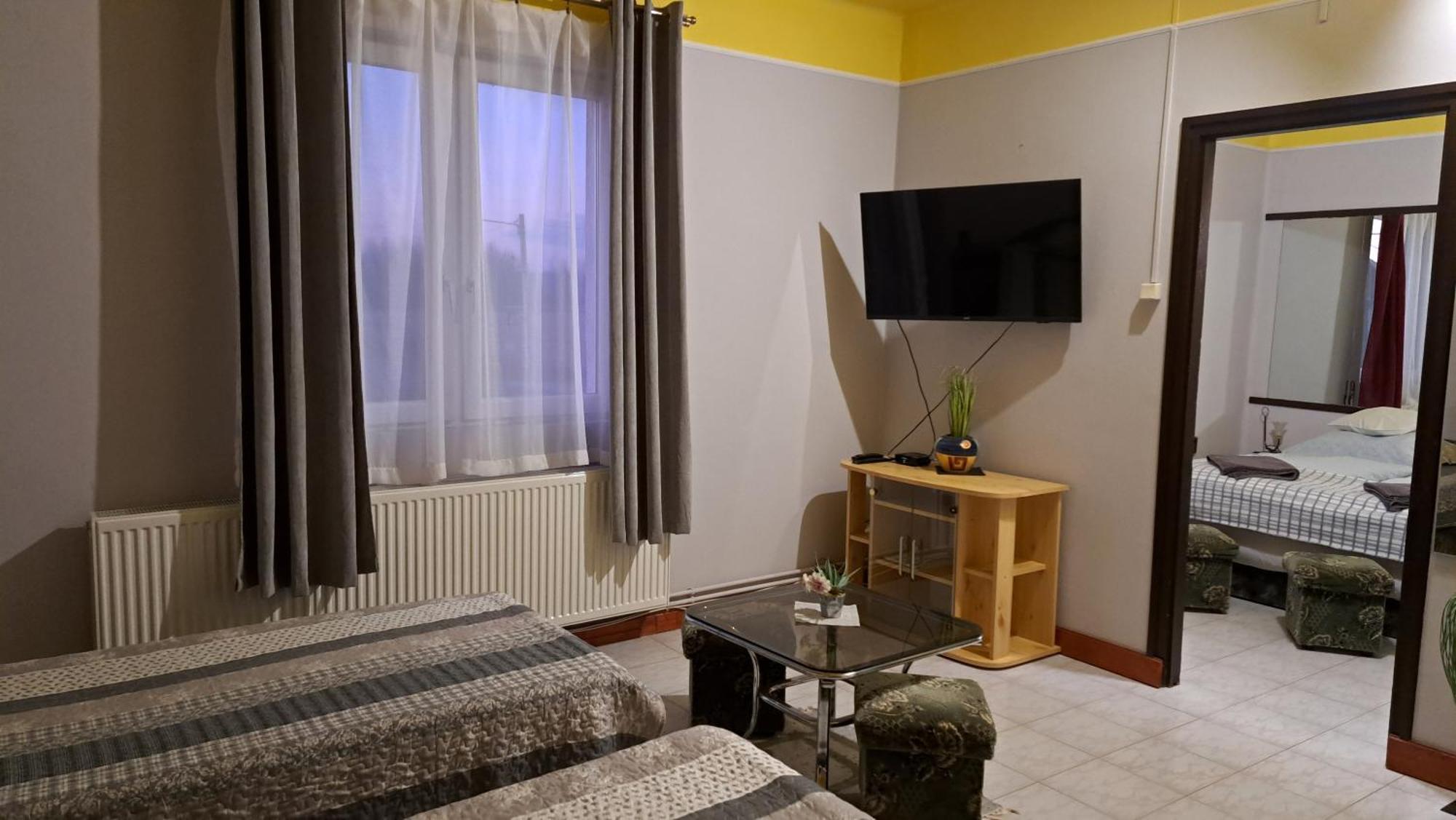 Kisdiofa Panzio Es Vendeglo Bed & Breakfast Vajdácska Exterior photo