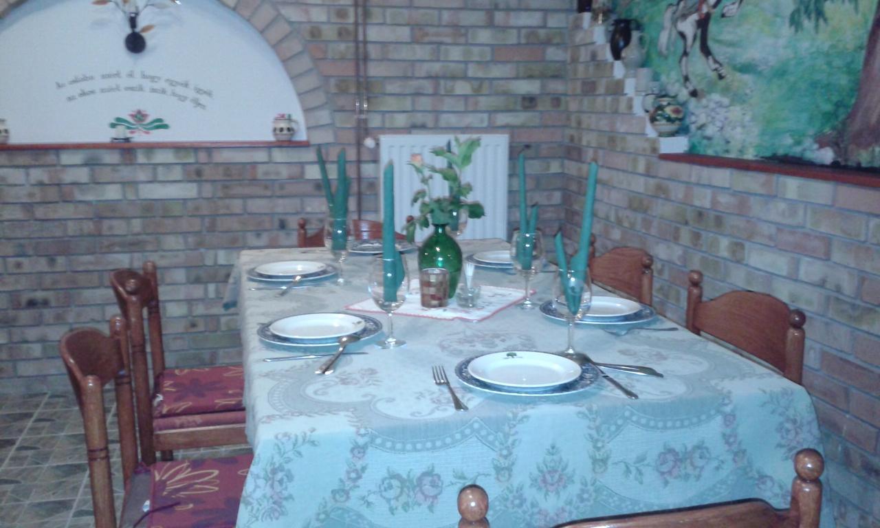 Kisdiofa Panzio Es Vendeglo Bed & Breakfast Vajdácska Exterior photo