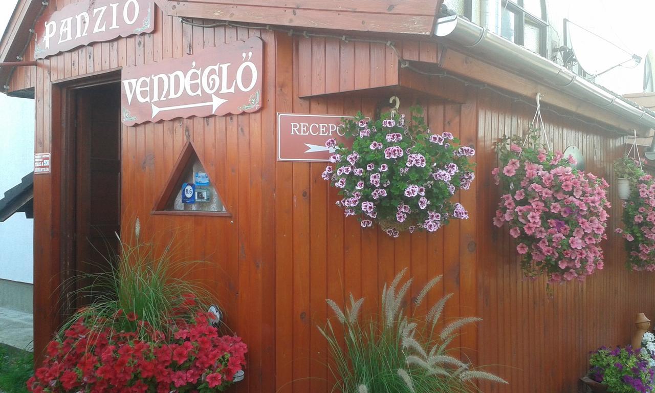 Kisdiofa Panzio Es Vendeglo Bed & Breakfast Vajdácska Exterior photo